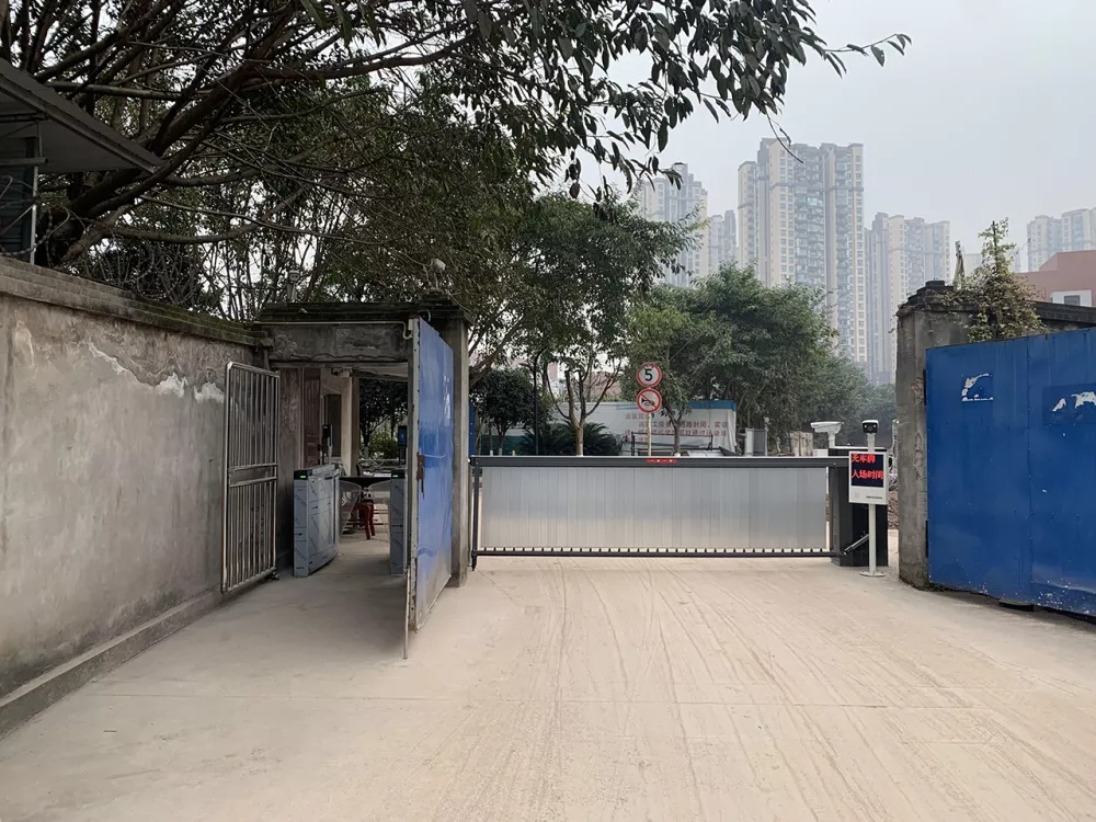 校园后门行车道闸、人行翼闸、综合布线、高清安防等....